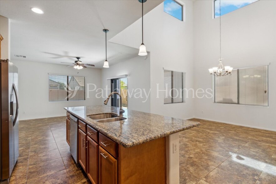 Building Photo - 37963 W Merced St