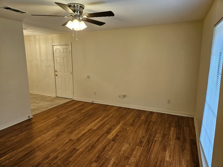 Building Photo - 2835 Glenderry St