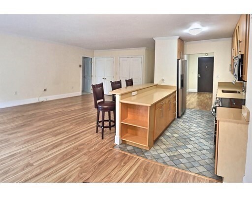 Building Photo - 50 Longwood Ave