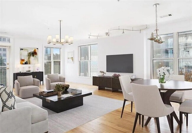 Building Photo - 3334 Peachtree Rd NE