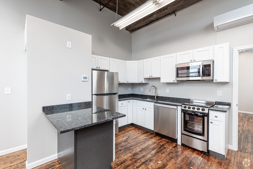 Primary Photo - Parkville Hartford Apartments
