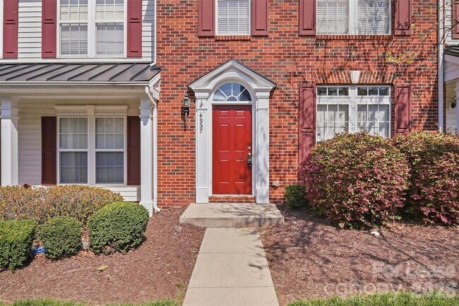 Building Photo - 4957 Sunburst Ln