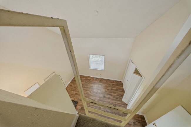Building Photo - Spacious 2 bedroom townhouse with an additional loft located near TCC!