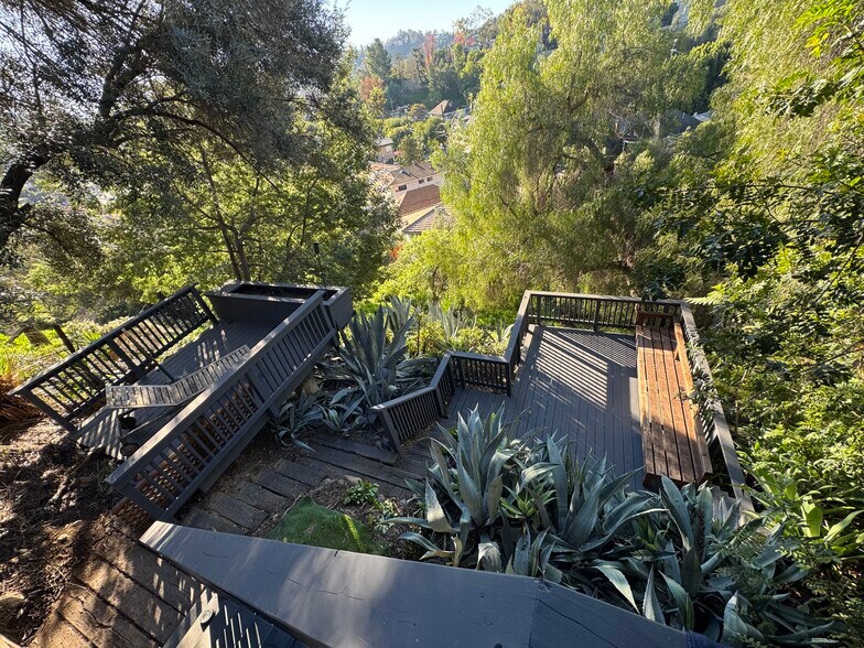 Deck 2 & 3 - 5924 Hayes Ave