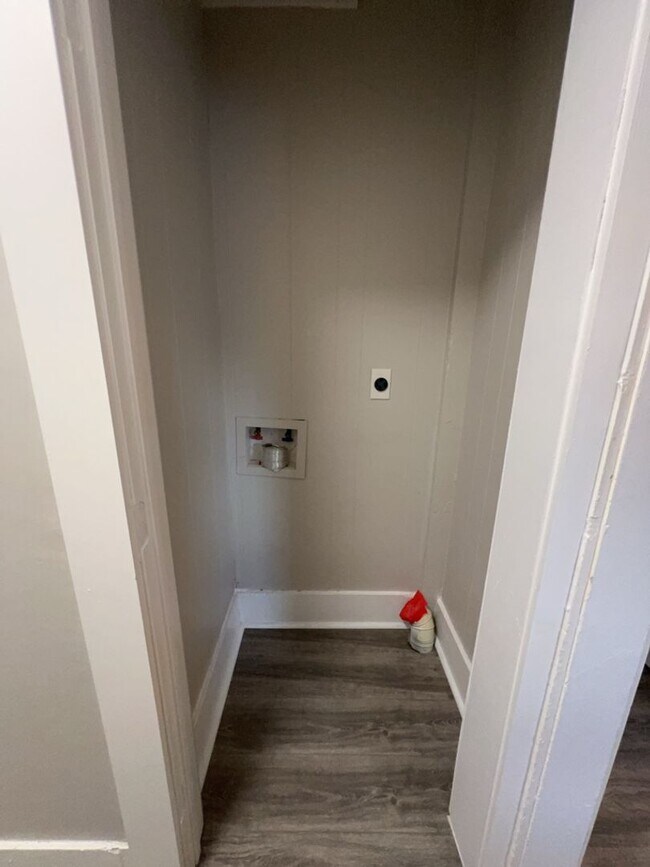 Building Photo - 6915 Avenue L