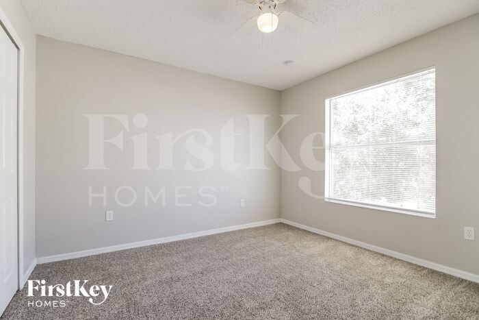 Building Photo - 556 Big Sioux Ct