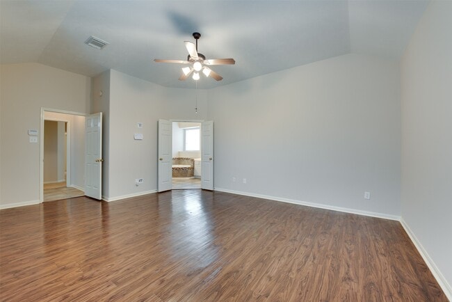 Building Photo - 1903 Blue Water Bay Dr