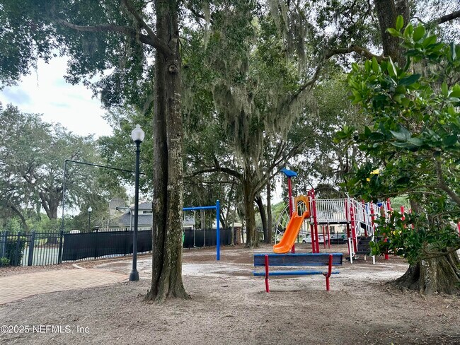 Building Photo - 395 Candlebark Dr