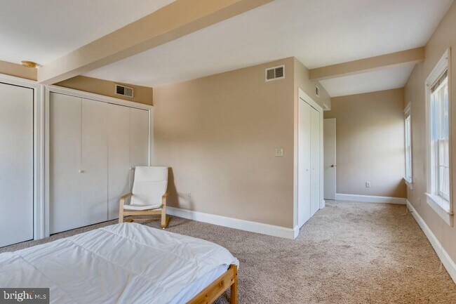 Building Photo - 1435 Bolton St