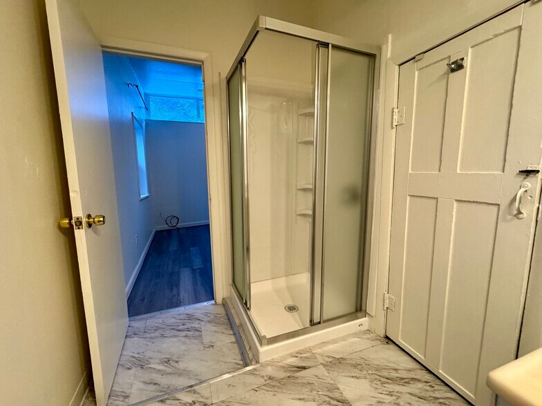 Building Photo - 312 Ruxton Ave