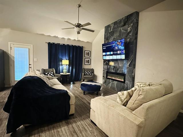 Building Photo - 5913 Pensby Dr