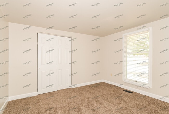 Building Photo - 3003 Ridgeview Dr