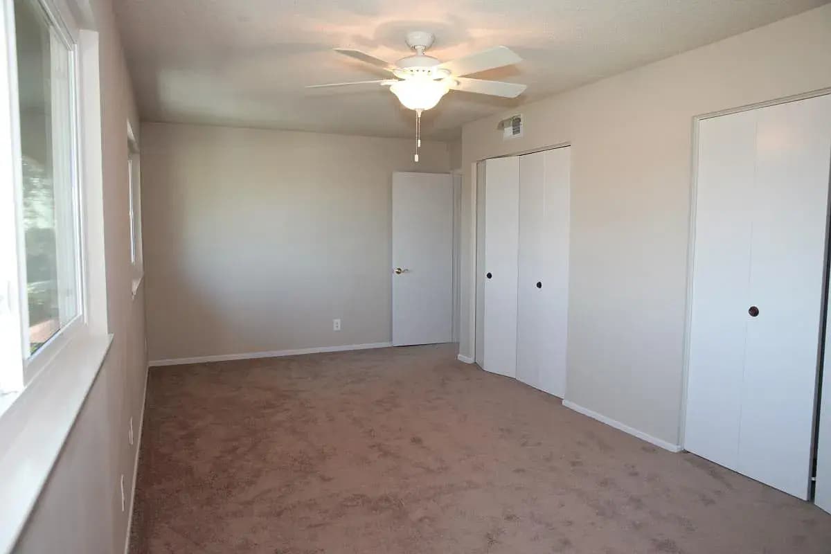 Large 2nd Bedroom - 646 Buttonwood Dr