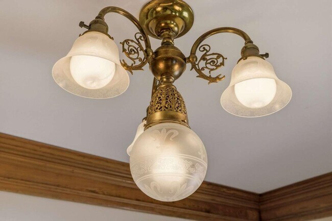 Building Photo - 115 Court St