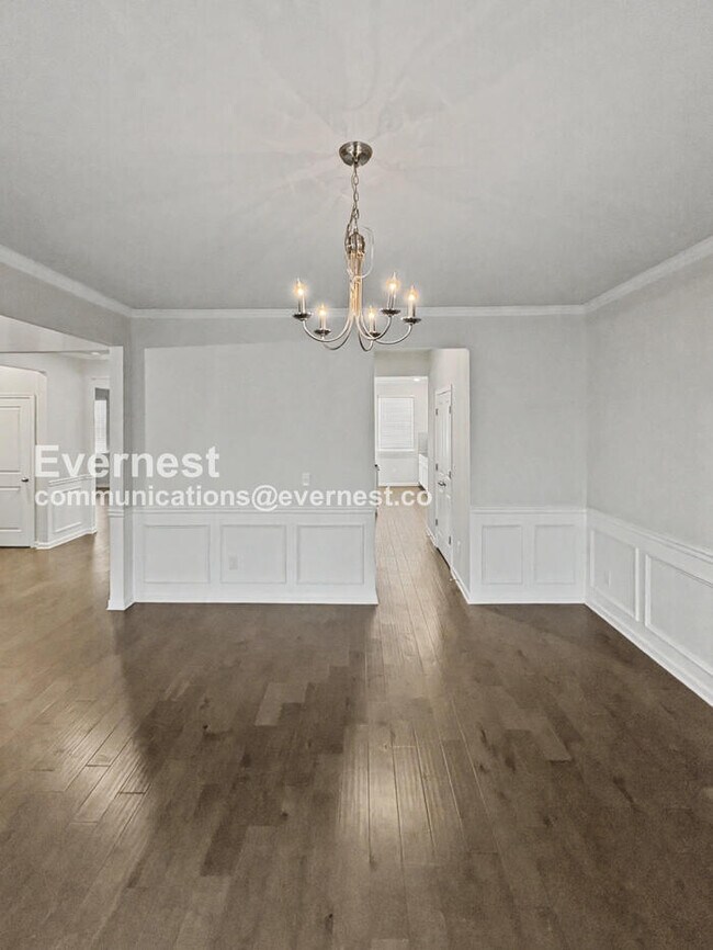 Building Photo - Limited Time Special Offer / 4-Bed, 3.5-Bath Home with Attached Garage / Pet-Friendly / Vouchers ...