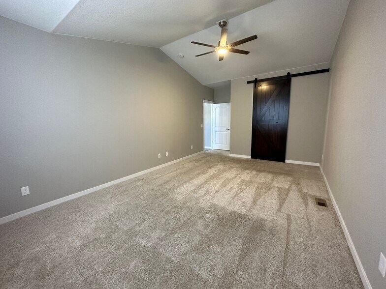 Building Photo - 6737 Sedgerock Ln