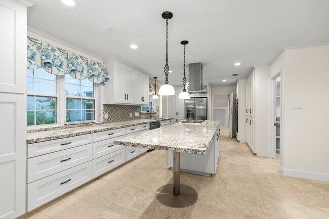 Building Photo - 11518 Summerhill Ln