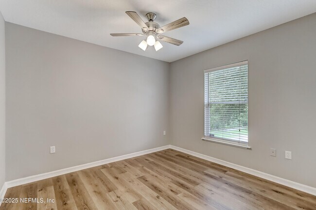 Building Photo - 172 King Arthur Ct