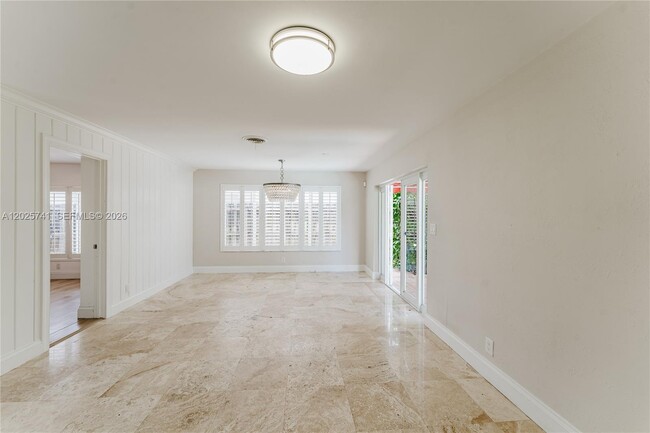 Building Photo - 2101 NE 63rd St