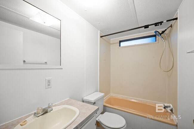 Building Photo - 25270 Pompano Dr