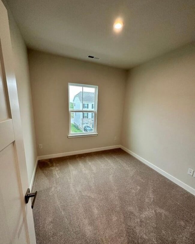 Building Photo - 6 Kohlmyer Dr