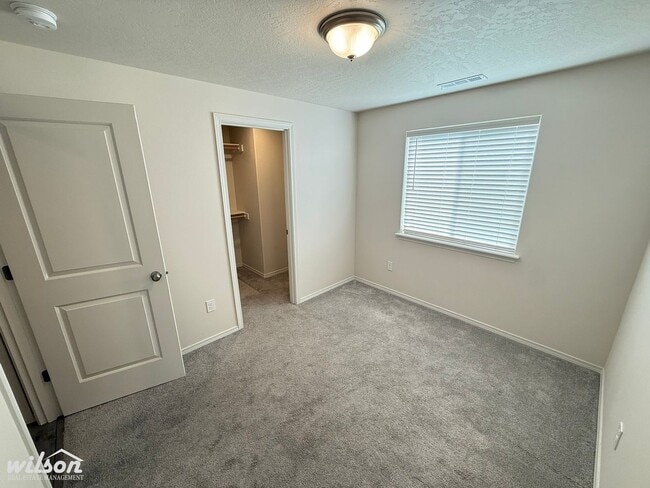 Building Photo - Stunning Modern Home in Desirable West Valley