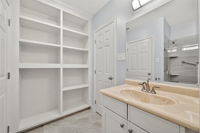 Building Photo - 6928 Apache St