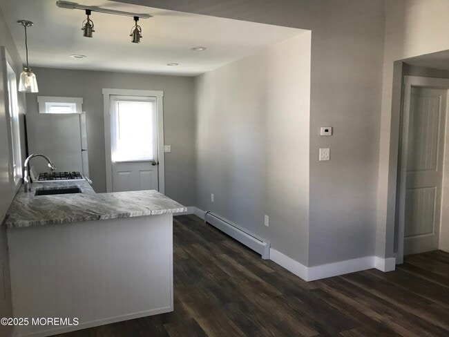 Building Photo - 36 Center Ave