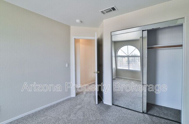Building Photo - 3622 W Wagoner Rd
