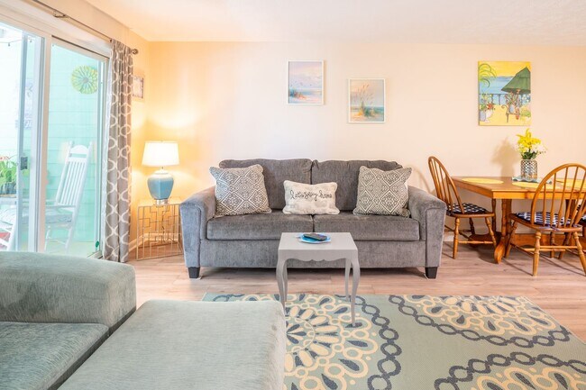 Building Photo - FURNISHED OFF-SEASON MONTHLY RENTAL