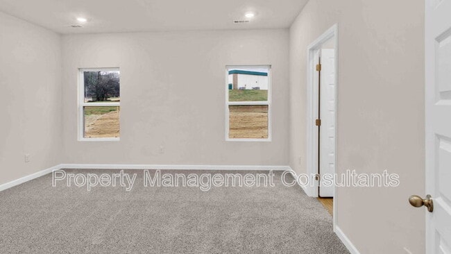 Building Photo - 319 Murphy Ln