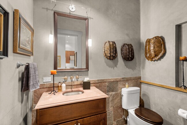 Building Photo - 501 Rio Grande Pl
