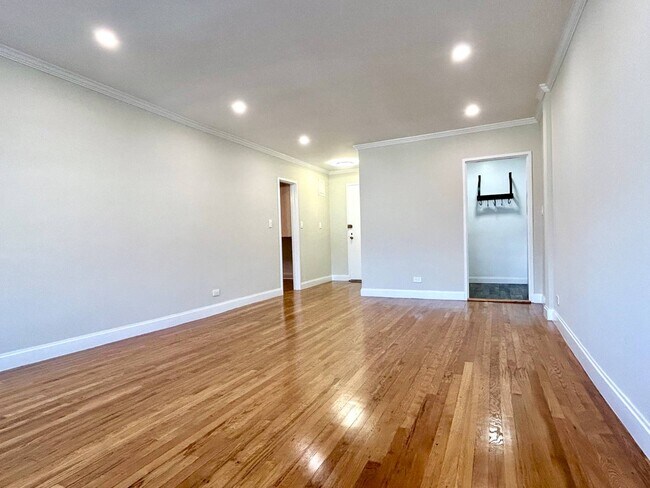 Building Photo - 5730 Mosholu Ave