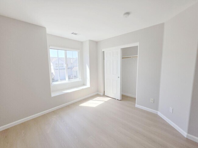 Building Photo - 2075 Purcell Pl