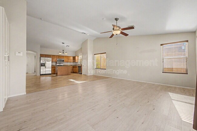 Building Photo - 6508 W Hilton Ave