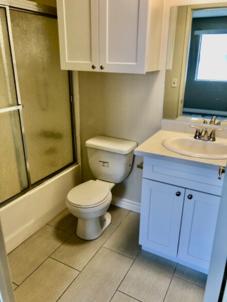 Building Photo - 5259 Cartwright Ave