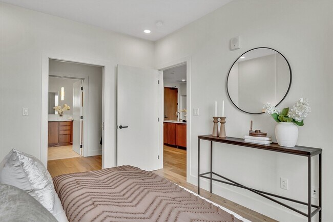 Building Photo - 566 Columbus Ave