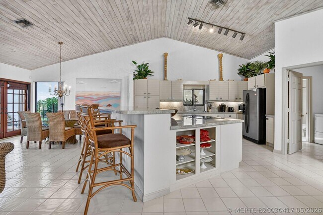 Building Photo - 22519 Esplanada Cir