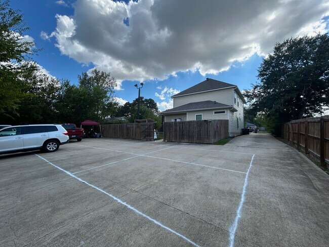 Building Photo - 1209 Westover St
