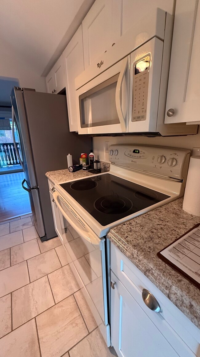 Building Photo - 304 Woodbridge Dr