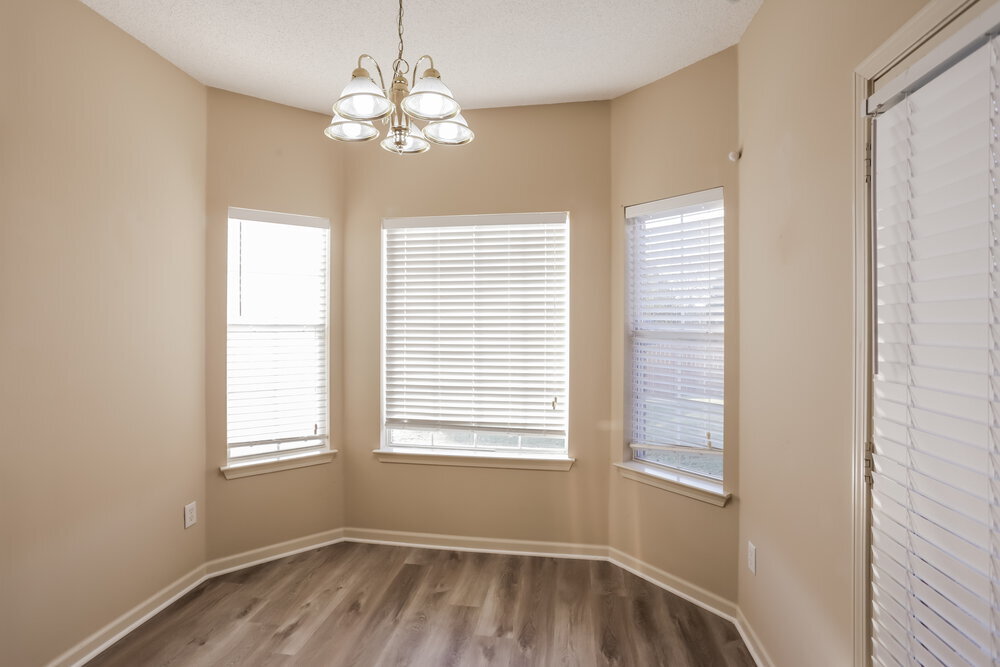 Building Photo - 1129 Red Fern Cir E