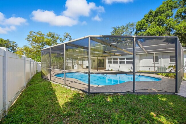 Building Photo - 401 Blueberry Ln