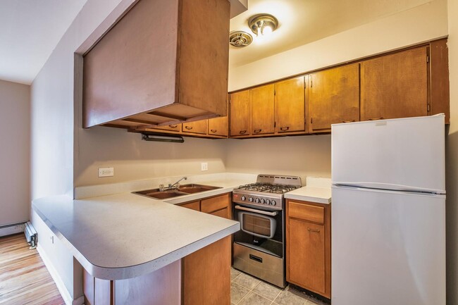 Building Photo - 5450 N Winthrop Ave