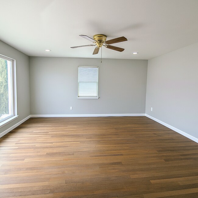 Building Photo - 4309 Mobile Ave