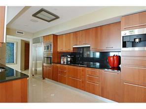 Building Photo - 1331 Brickell Bay Dr