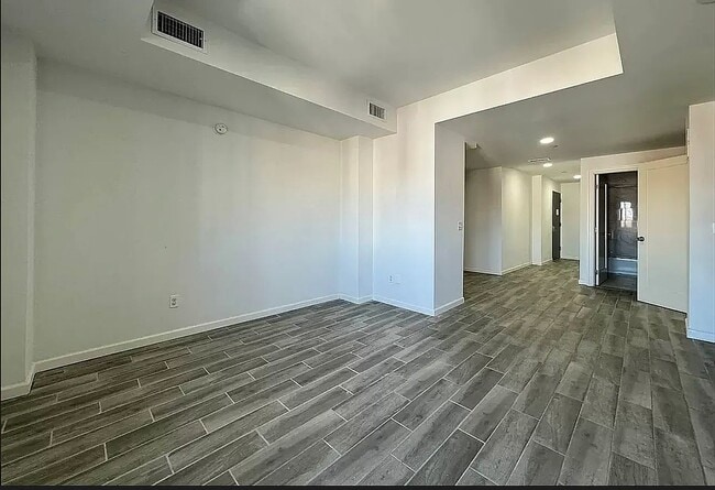 Building Photo - 14-54-43 31st Avenue