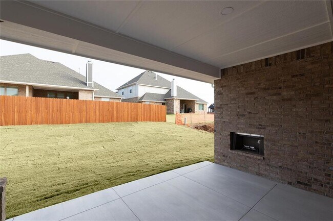 Building Photo - 5716 Lantana Ln