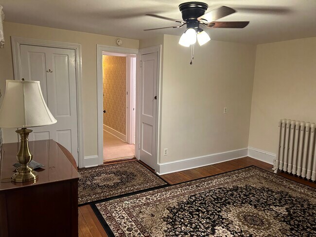 bedroom - 375 S Bellevue Ave