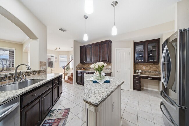 Building Photo - 4418 Ruttand Park Ln
