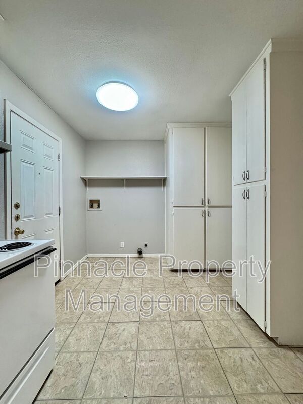 Building Photo - 1305 Richard St